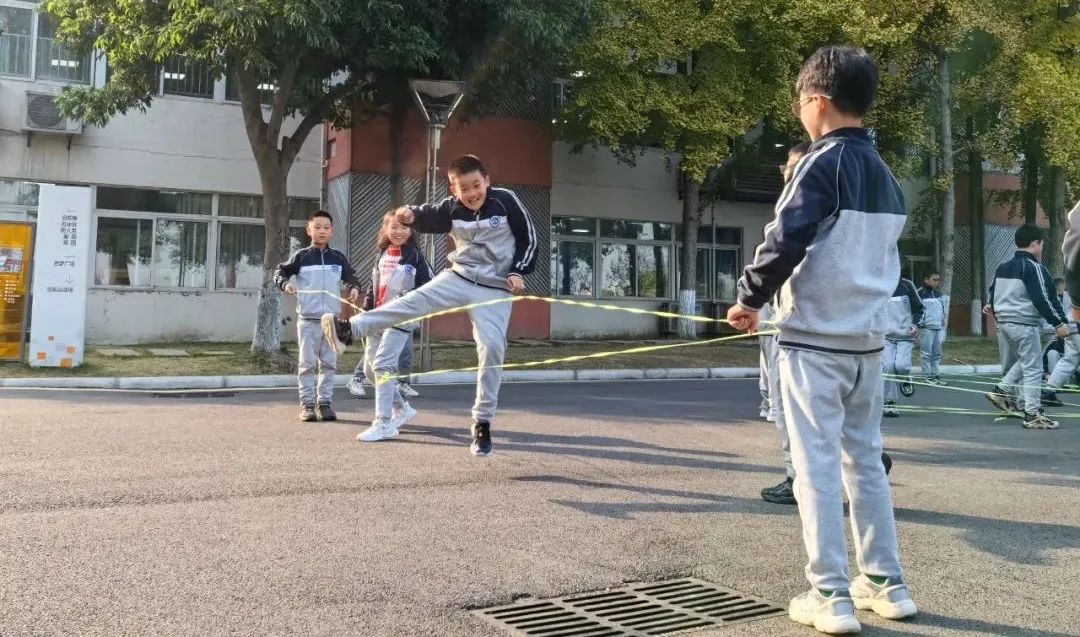 必一运动网址常练常赛常运动畅享快乐在校园(图1)