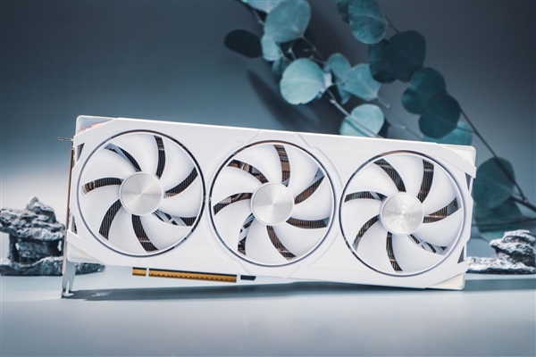 必一运动入口快速体育运动打击矢量耕升 GeForce RTX 5070 踏雪 OC一招致胜(图7)